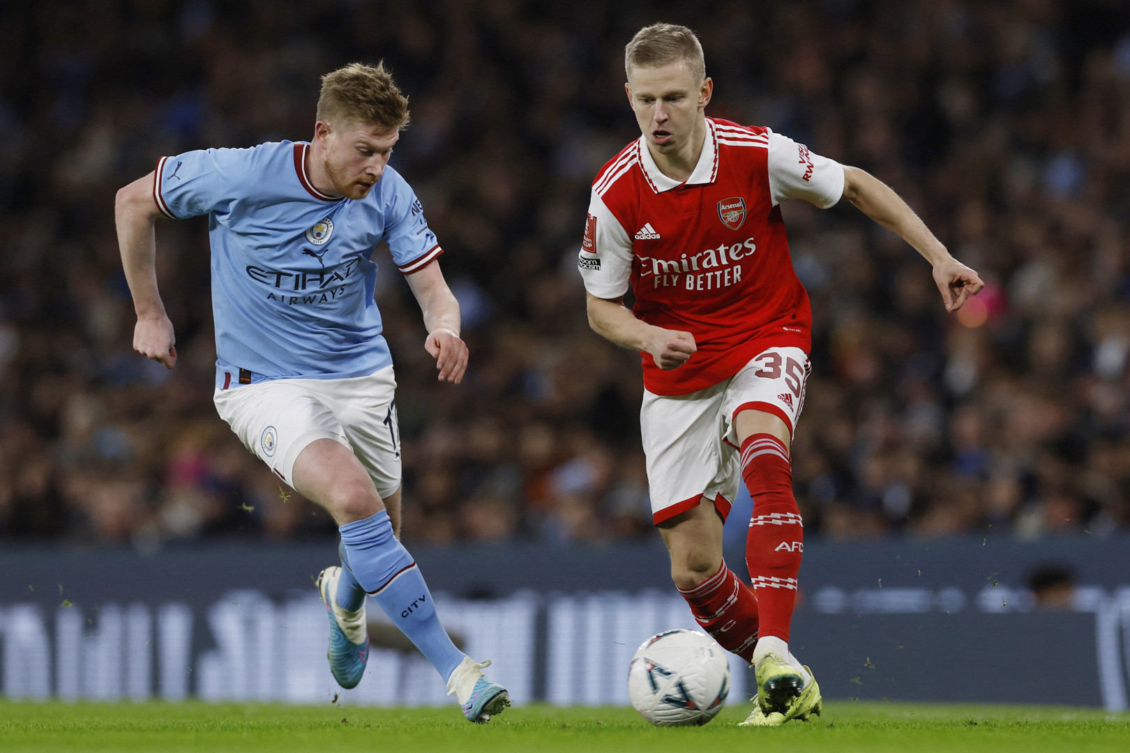 Lịch thi đấu bóng đá hôm nay 26/4: Tiêu điểm Man City tiếp đón Arsenal