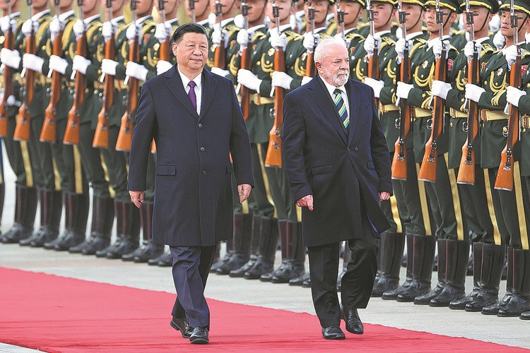 Brazil muốn Mỹ ngừng thúc đẩy xung đột, xe tăng viện trợ cho Ukraine tới Ba Lan
